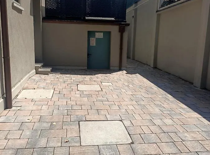 דירה House