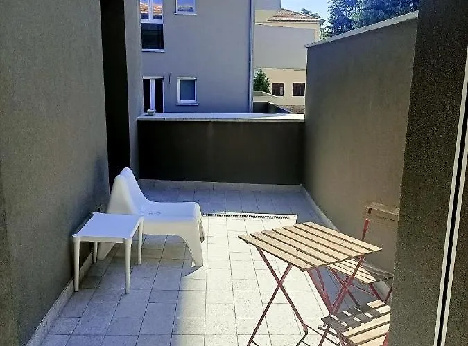 House * Bolonia